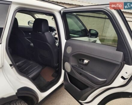 Белый Ленд Ровер Рендж Ровер Эвок, объемом двигателя 2.2 л и пробегом 207 тыс. км за 16500 $, фото 16 на Automoto.ua