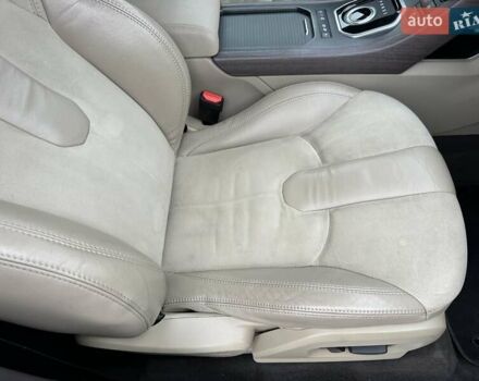 Белый Ленд Ровер Рендж Ровер Эвок, объемом двигателя 2 л и пробегом 178 тыс. км за 13900 $, фото 13 на Automoto.ua