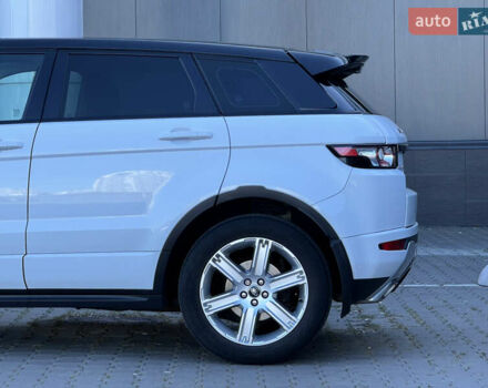 Ленд Ровер Рендж Ровер Эвок 2013 в Киеве на Automoto.ua Белый Ленд Ровер Рендж Ровер Эвок, объемом двигателя 2.18 л и пробегом 124 тыс. км за 18500 $, фото 5 на Automoto.ua