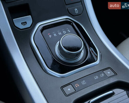 Ленд Ровер Рендж Ровер Эвок 2013 в Киеве на Automoto.ua Белый Ленд Ровер Рендж Ровер Эвок, объемом двигателя 2.18 л и пробегом 124 тыс. км за 18500 $, фото 31 на Automoto.ua