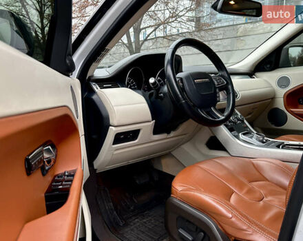 Білий Ленд Ровер Рендж Ровер Евок, об'ємом двигуна 2 л та пробігом 154 тис. км за 14000 $, фото 9 на Automoto.ua