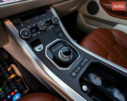 Белый Ленд Ровер Рендж Ровер Эвок, объемом двигателя 2 л и пробегом 73 тыс. км за 17700 $, фото 35 на Automoto.ua