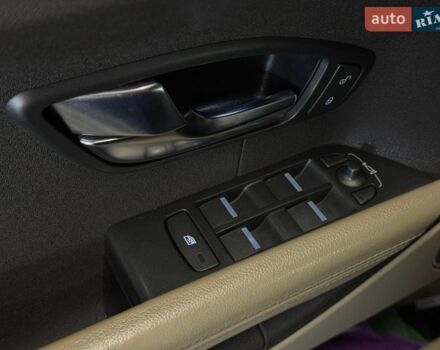 Белый Ленд Ровер Рендж Ровер Эвок, объемом двигателя 2.18 л и пробегом 155 тыс. км за 19399 $, фото 25 на Automoto.ua