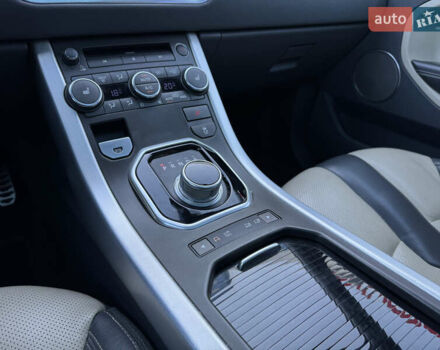 Ленд Ровер Рендж Ровер Эвок 2013 в Киеве на Automoto.ua Белый Ленд Ровер Рендж Ровер Эвок, объемом двигателя 2.18 л и пробегом 124 тыс. км за 18500 $, фото 25 на Automoto.ua