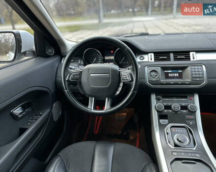 Белый Ленд Ровер Рендж Ровер Эвок, объемом двигателя 2.2 л и пробегом 220 тыс. км за 15600 $, фото 35 на Automoto.ua