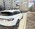 Белый Ленд Ровер Рендж Ровер Эвок, объемом двигателя 2 л и пробегом 199 тыс. км за 15500 $, фото 4 на Automoto.ua