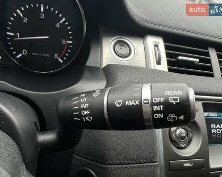 Білий Ленд Ровер Рендж Ровер Евок, об'ємом двигуна 2.18 л та пробігом 256 тис. км за 15500 $, фото 5 на Automoto.ua