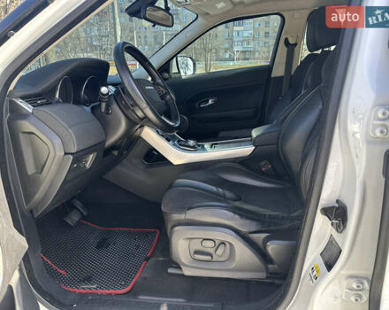 Білий Ленд Ровер Рендж Ровер Евок, об'ємом двигуна 2.2 л та пробігом 223 тис. км за 15800 $, фото 31 на Automoto.ua