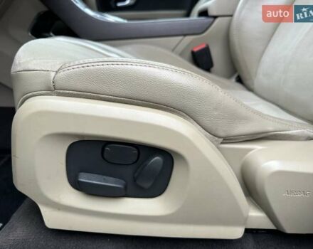 Белый Ленд Ровер Рендж Ровер Эвок, объемом двигателя 2 л и пробегом 178 тыс. км за 13900 $, фото 21 на Automoto.ua