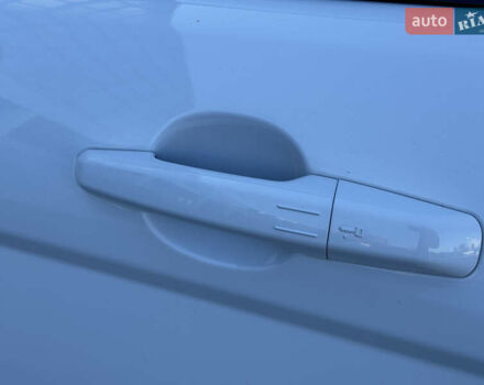 Ленд Ровер Рендж Ровер Эвок 2013 в Киеве на Automoto.ua Белый Ленд Ровер Рендж Ровер Эвок, объемом двигателя 2.18 л и пробегом 124 тыс. км за 18500 $, фото 16 на Automoto.ua