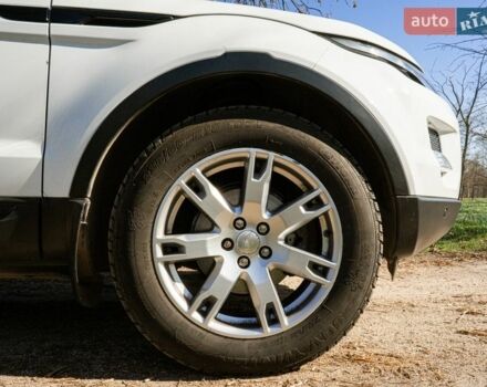 Белый Ленд Ровер Рендж Ровер Эвок, объемом двигателя 2.2 л и пробегом 148 тыс. км за 19000 $, фото 6 на Automoto.ua