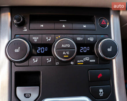 Белый Ленд Ровер Рендж Ровер Эвок, объемом двигателя 2 л и пробегом 73 тыс. км за 17700 $, фото 31 на Automoto.ua