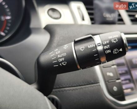 Белый Ленд Ровер Рендж Ровер Эвок, объемом двигателя 2.2 л и пробегом 207 тыс. км за 16500 $, фото 26 на Automoto.ua