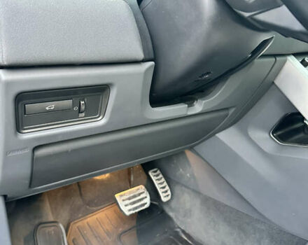 Білий Ленд Ровер Рендж Ровер Евок, об'ємом двигуна 2.18 л та пробігом 130 тис. км за 19999 $, фото 16 на Automoto.ua