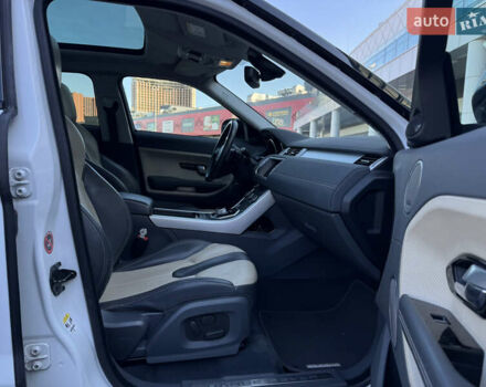 Ленд Ровер Рендж Ровер Эвок 2013 в Киеве на Automoto.ua Белый Ленд Ровер Рендж Ровер Эвок, объемом двигателя 2.18 л и пробегом 124 тыс. км за 18500 $, фото 20 на Automoto.ua