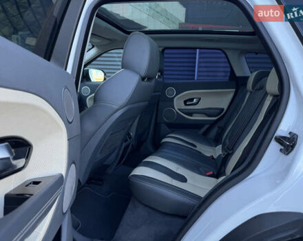 Ленд Ровер Рендж Ровер Эвок 2013 в Киеве на Automoto.ua Белый Ленд Ровер Рендж Ровер Эвок, объемом двигателя 2.18 л и пробегом 124 тыс. км за 18500 $, фото 18 на Automoto.ua