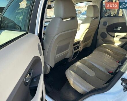 Білий Ленд Ровер Рендж Ровер Евок, об'ємом двигуна 2 л та пробігом 186 тис. км за 10500 $, фото 18 на Automoto.ua