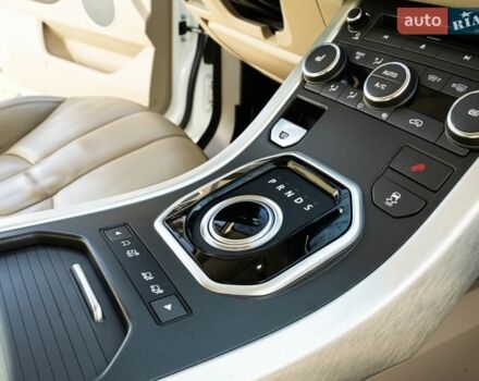 Белый Ленд Ровер Рендж Ровер Эвок, объемом двигателя 2.2 л и пробегом 148 тыс. км за 19000 $, фото 18 на Automoto.ua