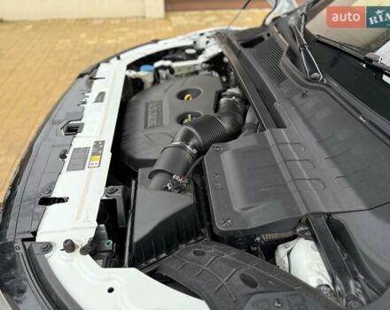 Білий Ленд Ровер Рендж Ровер Евок, об'ємом двигуна 2 л та пробігом 104 тис. км за 16900 $, фото 49 на Automoto.ua