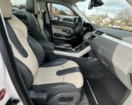 Білий Ленд Ровер Рендж Ровер Евок, об'ємом двигуна 2.18 л та пробігом 72 тис. км за 18500 $, фото 12 на Automoto.ua