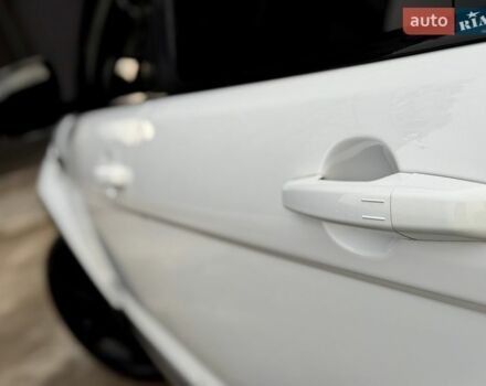 Белый Ленд Ровер Рендж Ровер Эвок, объемом двигателя 2 л и пробегом 241 тыс. км за 13200 $, фото 11 на Automoto.ua