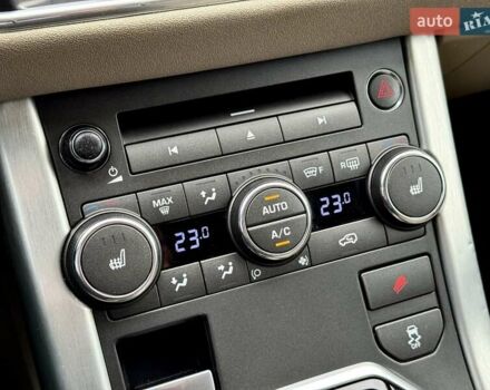 Ленд Ровер Рендж Ровер Евок 2013 у Києві на Automoto.ua Білий Ленд Ровер Рендж Ровер Евок, об'ємом двигуна 2.18 л та пробігом 170 тис. км за 17900 $, фото 42 на Automoto.ua