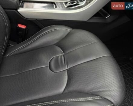 Білий Ленд Ровер Рендж Ровер Евок, об'ємом двигуна 2 л та пробігом 104 тис. км за 17950 $, фото 52 на Automoto.ua