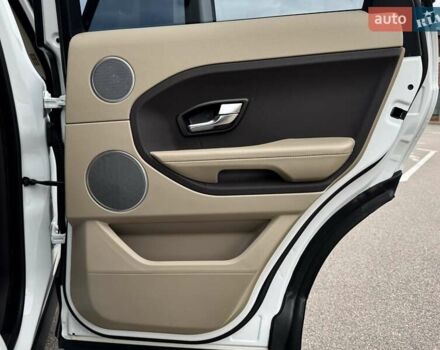 Ленд Ровер Рендж Ровер Евок 2013 у Києві на Automoto.ua Білий Ленд Ровер Рендж Ровер Евок, об'ємом двигуна 2.18 л та пробігом 170 тис. км за 17900 $, фото 28 на Automoto.ua