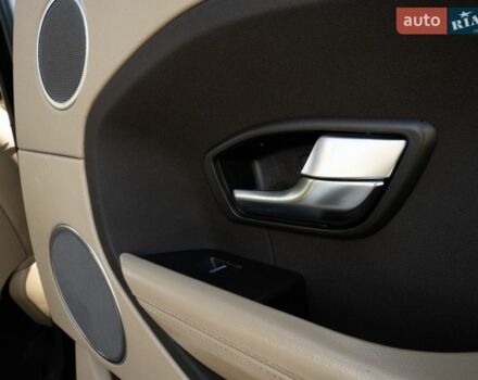 Белый Ленд Ровер Рендж Ровер Эвок, объемом двигателя 2.2 л и пробегом 148 тыс. км за 19000 $, фото 15 на Automoto.ua