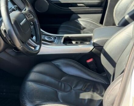 Білий Ленд Ровер Рендж Ровер Евок, об'ємом двигуна 2 л та пробігом 179 тис. км за 11900 $, фото 12 на Automoto.ua