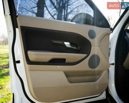 Белый Ленд Ровер Рендж Ровер Эвок, объемом двигателя 2.2 л и пробегом 148 тыс. км за 19000 $, фото 39 на Automoto.ua