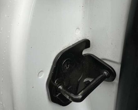 Білий Ленд Ровер Рендж Ровер Евок, об'ємом двигуна 2.18 л та пробігом 256 тис. км за 15500 $, фото 14 на Automoto.ua