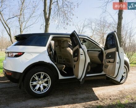 Белый Ленд Ровер Рендж Ровер Эвок, объемом двигателя 2.2 л и пробегом 148 тыс. км за 19000 $, фото 11 на Automoto.ua