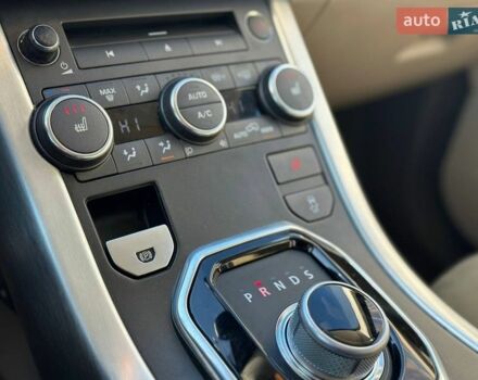 Білий Ленд Ровер Рендж Ровер Евок, об'ємом двигуна 2 л та пробігом 186 тис. км за 10500 $, фото 15 на Automoto.ua