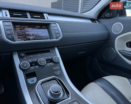 Ленд Ровер Рендж Ровер Эвок 2013 в Киеве на Automoto.ua Белый Ленд Ровер Рендж Ровер Эвок, объемом двигателя 2.18 л и пробегом 124 тыс. км за 18500 $, фото 24 на Automoto.ua