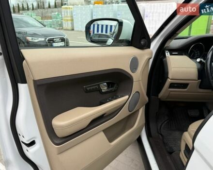 Білий Ленд Ровер Рендж Ровер Евок, об'ємом двигуна 2.18 л та пробігом 190 тис. км за 16500 $, фото 7 на Automoto.ua