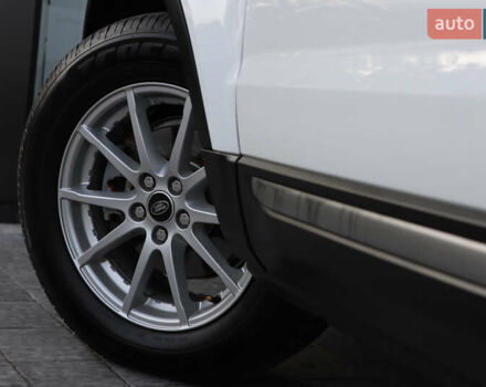 Білий Ленд Ровер Рендж Ровер Евок, об'ємом двигуна 2.18 л та пробігом 108 тис. км за 18999 $, фото 53 на Automoto.ua