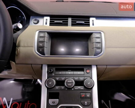 Білий Ленд Ровер Рендж Ровер Евок, об'ємом двигуна 2 л та пробігом 127 тис. км за 14900 $, фото 17 на Automoto.ua