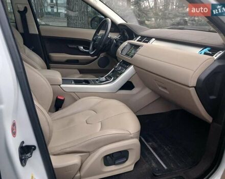 Білий Ленд Ровер Рендж Ровер Евок, об'ємом двигуна 2 л та пробігом 128 тис. км за 16990 $, фото 27 на Automoto.ua