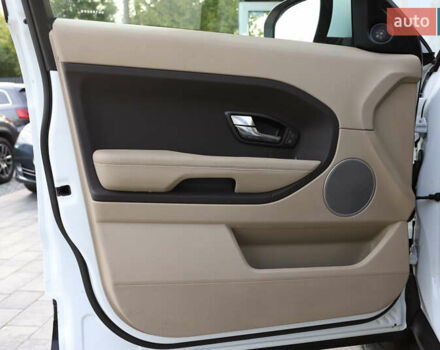 Білий Ленд Ровер Рендж Ровер Евок, об'ємом двигуна 2.18 л та пробігом 108 тис. км за 18999 $, фото 66 на Automoto.ua