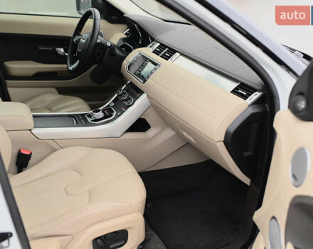 Білий Ленд Ровер Рендж Ровер Евок, об'ємом двигуна 2.2 л та пробігом 110 тис. км за 21000 $, фото 46 на Automoto.ua