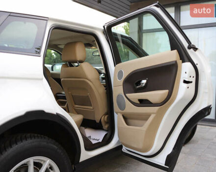 Белый Ленд Ровер Рендж Ровер Эвок, объемом двигателя 2.18 л и пробегом 108 тыс. км за 18999 $, фото 98 на Automoto.ua