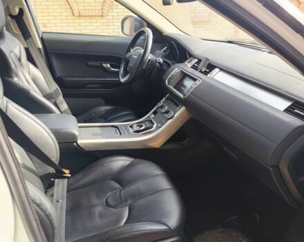 Білий Ленд Ровер Рендж Ровер Евок, об'ємом двигуна 2.2 л та пробігом 134 тис. км за 13500 $, фото 5 на Automoto.ua