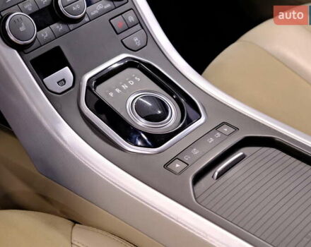 Білий Ленд Ровер Рендж Ровер Евок, об'ємом двигуна 2 л та пробігом 127 тис. км за 14900 $, фото 15 на Automoto.ua