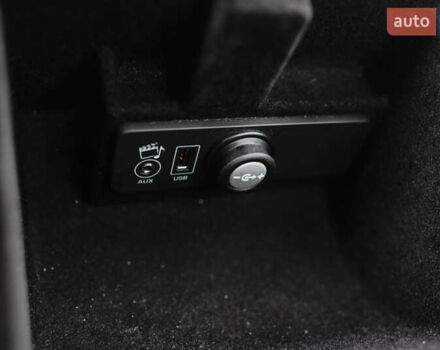 Білий Ленд Ровер Рендж Ровер Евок, об'ємом двигуна 2.2 л та пробігом 110 тис. км за 21000 $, фото 44 на Automoto.ua