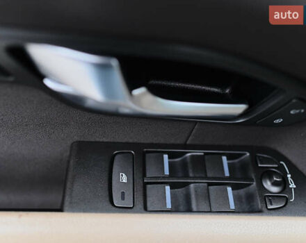 Білий Ленд Ровер Рендж Ровер Евок, об'ємом двигуна 2.2 л та пробігом 110 тис. км за 21000 $, фото 22 на Automoto.ua