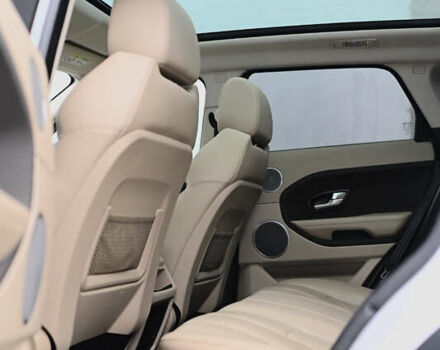 Білий Ленд Ровер Рендж Ровер Евок, об'ємом двигуна 2.2 л та пробігом 110 тис. км за 21000 $, фото 40 на Automoto.ua