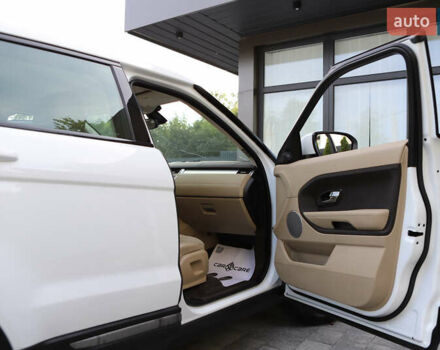 Білий Ленд Ровер Рендж Ровер Евок, об'ємом двигуна 2.18 л та пробігом 108 тис. км за 18999 $, фото 86 на Automoto.ua