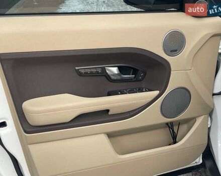 Белый Ленд Ровер Рендж Ровер Эвок, объемом двигателя 2 л и пробегом 125 тыс. км за 17900 $, фото 7 на Automoto.ua