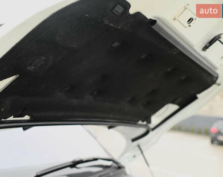 Білий Ленд Ровер Рендж Ровер Евок, об'ємом двигуна 2.2 л та пробігом 110 тис. км за 21000 $, фото 19 на Automoto.ua